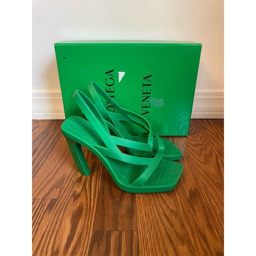 Bottega Veneta Jimbo Sandal Parakeet Green Rubber Slingback Heel 739786V2AS0 37 - Picture 2 of 8